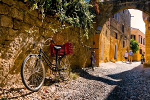 rhodes-island-traditional-streets-bicycles-greek-islands-greece-europe-dp42624283-1600_5